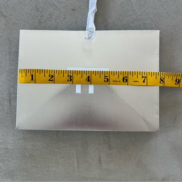 Tom‎ Ford Metallic Silver Gift Bag small - Picture 6 of 8